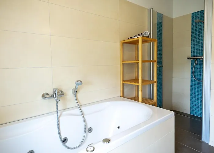 Haus Jasmund In - Wg02 Mit Kamin, Sauna, Whirlwanne, Terrasse Appart hôtel